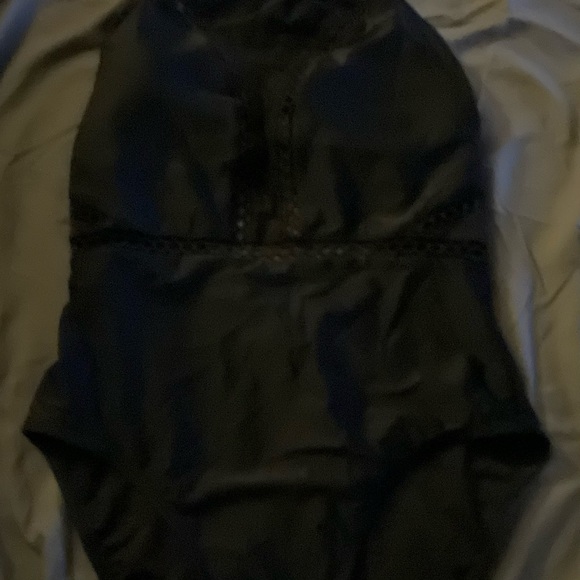 Swimsuit - Picture 3 of 5